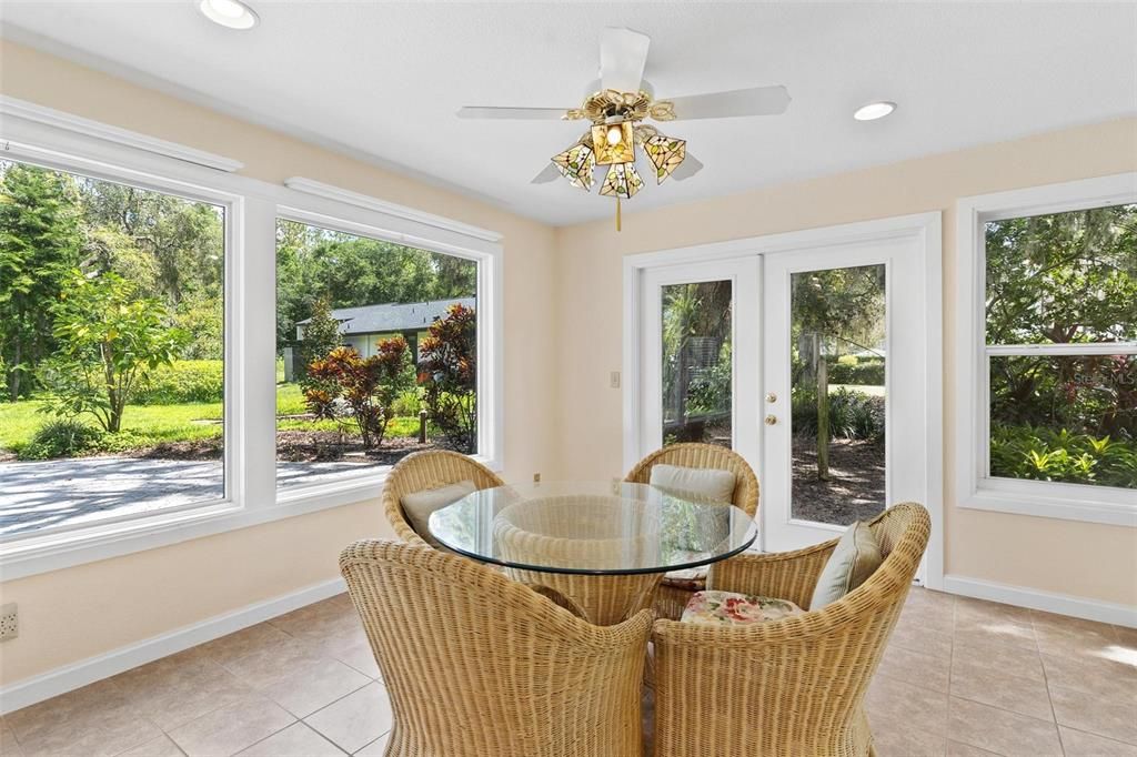 For Sale: $799,900 (4 beds, 3 baths, 4986 Square Feet)