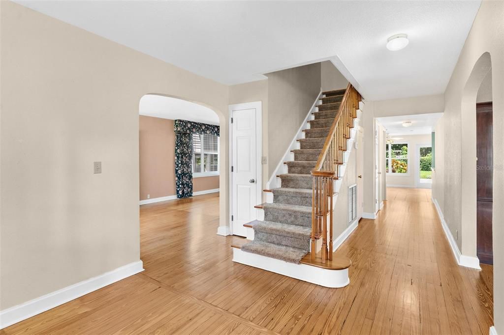 For Sale: $799,900 (4 beds, 3 baths, 4986 Square Feet)