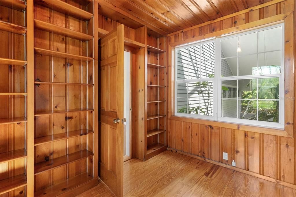 For Sale: $799,900 (4 beds, 3 baths, 4986 Square Feet)