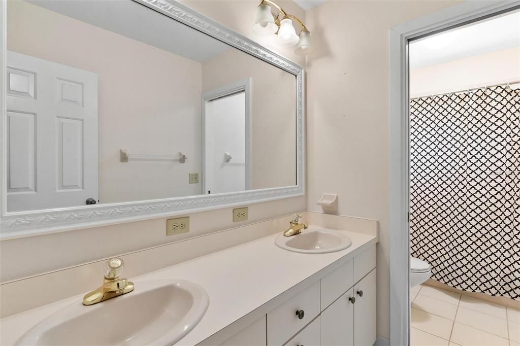 For Sale: $799,900 (4 beds, 3 baths, 4986 Square Feet)