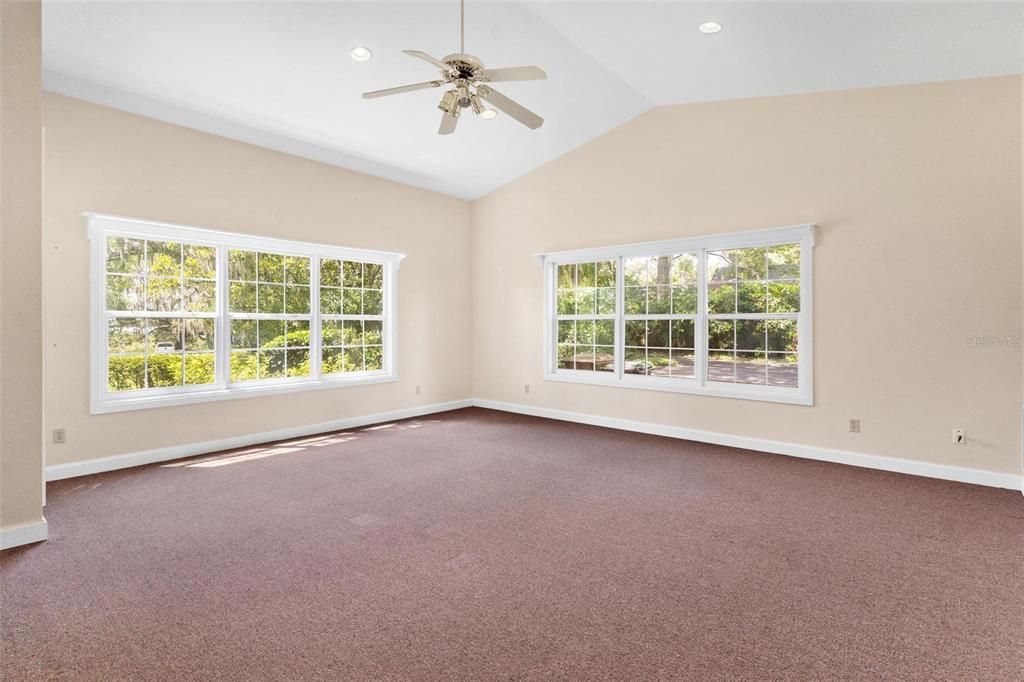 For Sale: $799,900 (4 beds, 3 baths, 4986 Square Feet)