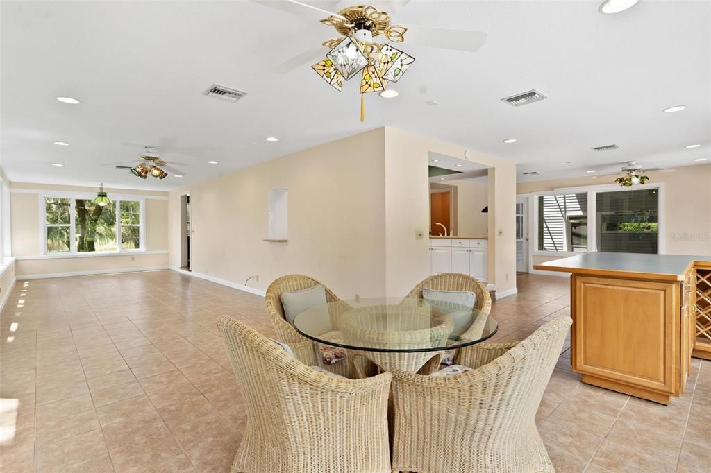 For Sale: $799,900 (4 beds, 3 baths, 4986 Square Feet)