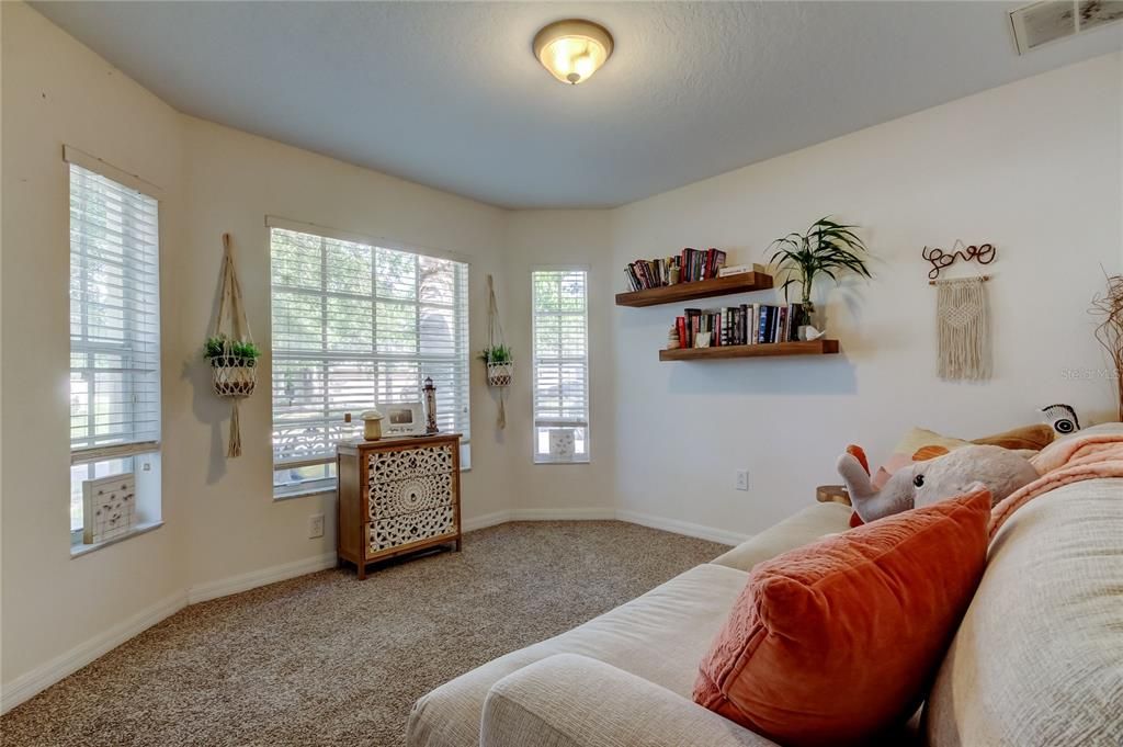 For Sale: $399,900 (4 beds, 3 baths, 1780 Square Feet)