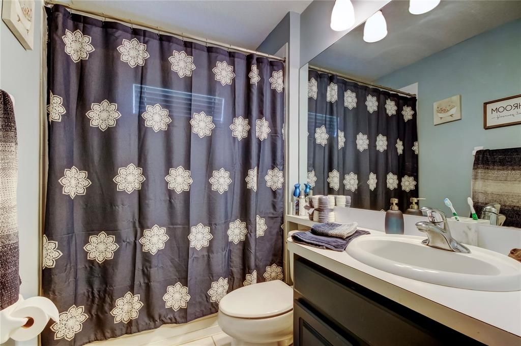 For Sale: $399,900 (4 beds, 3 baths, 1780 Square Feet)