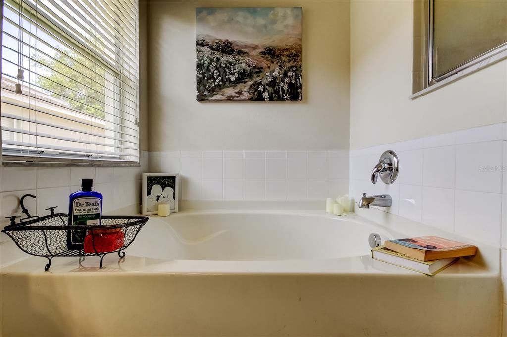 For Sale: $399,900 (4 beds, 3 baths, 1780 Square Feet)