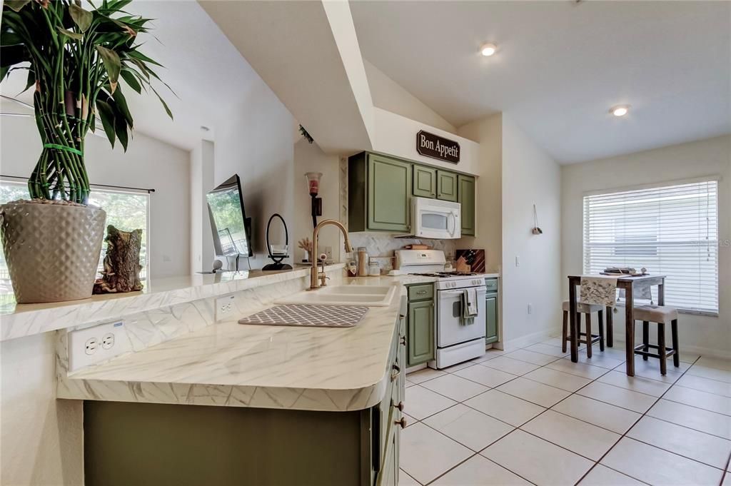 For Sale: $399,900 (4 beds, 3 baths, 1780 Square Feet)