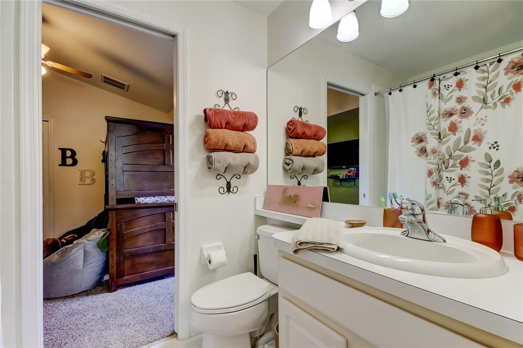 For Sale: $399,900 (4 beds, 3 baths, 1780 Square Feet)