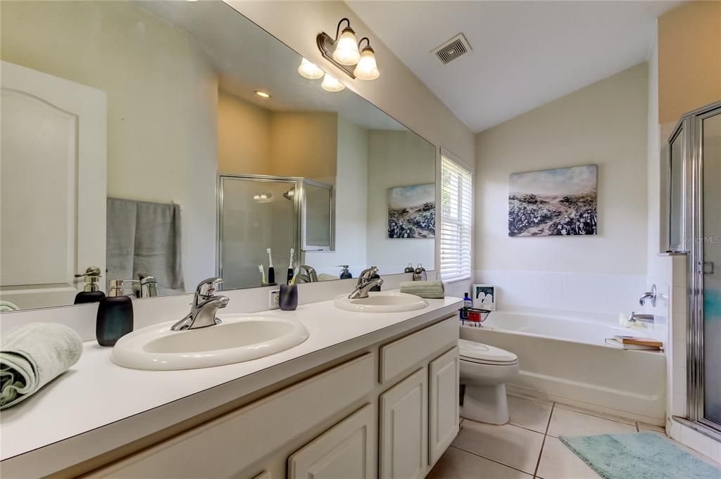 For Sale: $399,900 (4 beds, 3 baths, 1780 Square Feet)