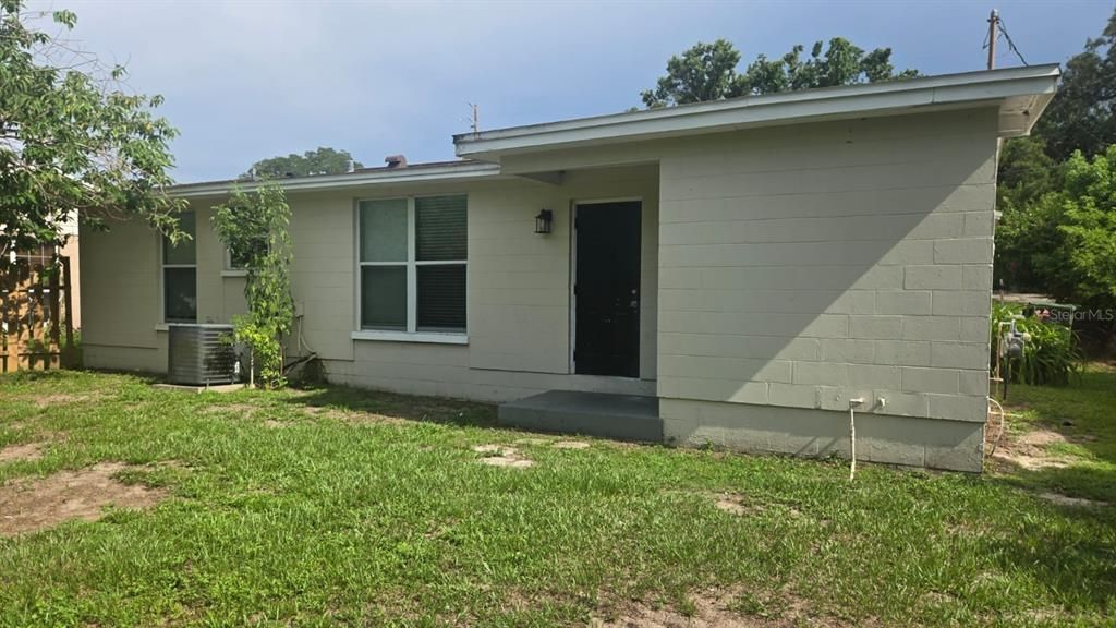 待售: $219,900 (4 贝兹, 2 浴室, 1276 平方英尺)