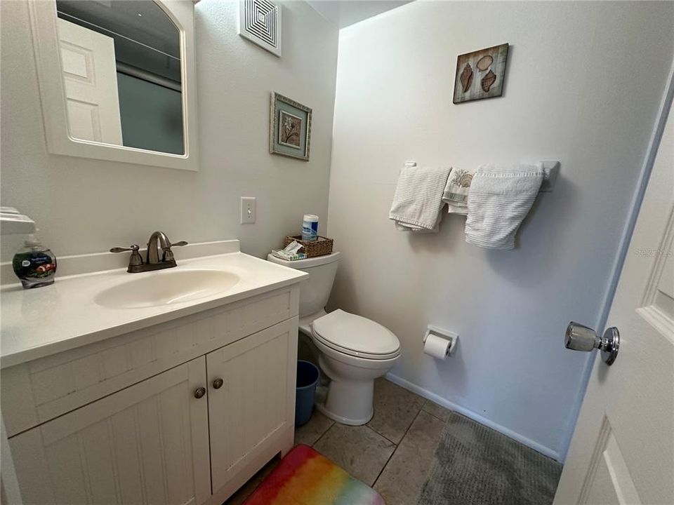 合同活跃: $1,800 (2 贝兹, 1 浴室, 888 平方英尺)