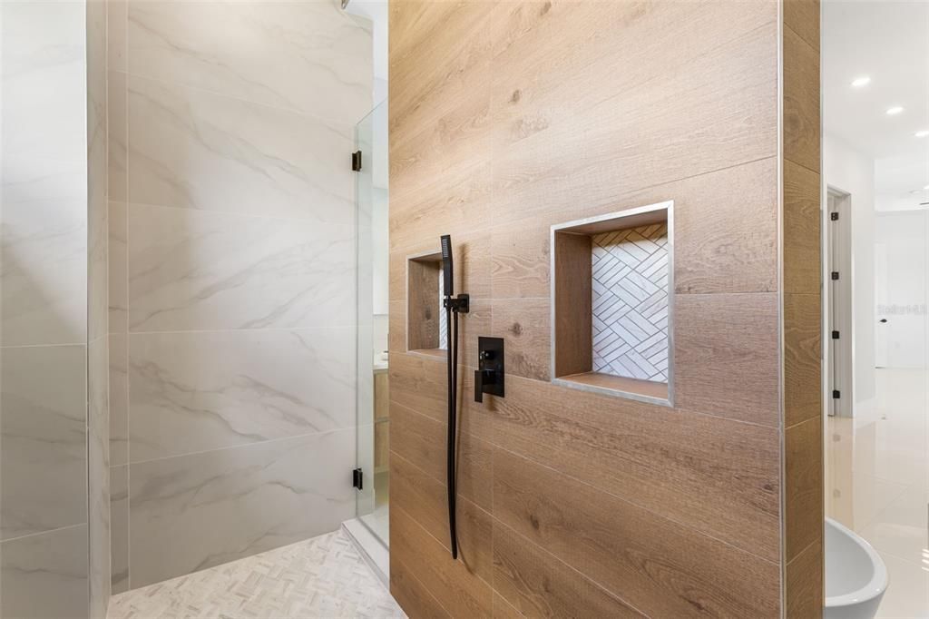 RAINFALL WALKTROUGH TILE SHOWER