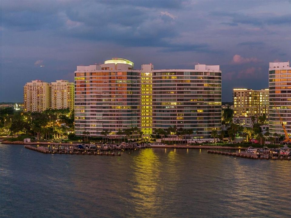 For Sale: $3,000,000 (3 beds, 2 baths, 2315 Square Feet)