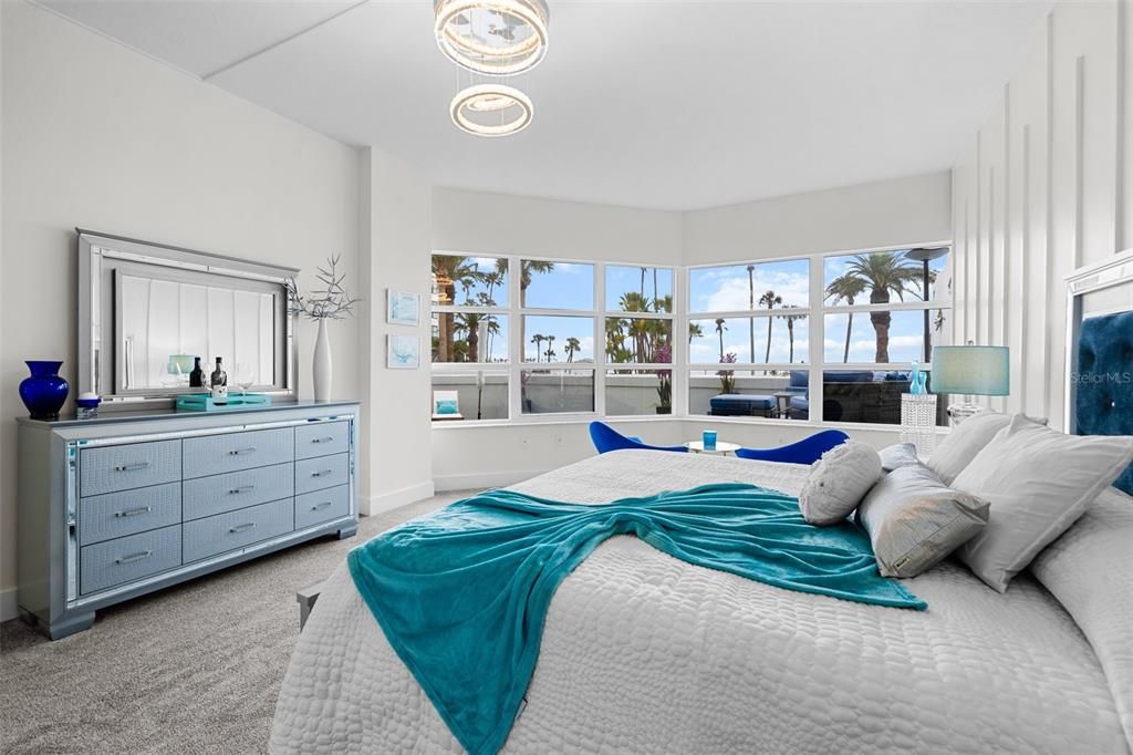 For Sale: $3,000,000 (3 beds, 2 baths, 2315 Square Feet)