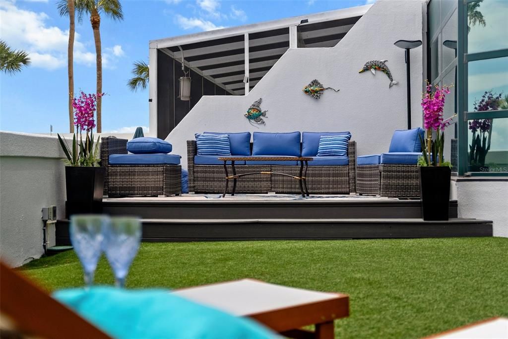 For Sale: $3,000,000 (3 beds, 2 baths, 2315 Square Feet)