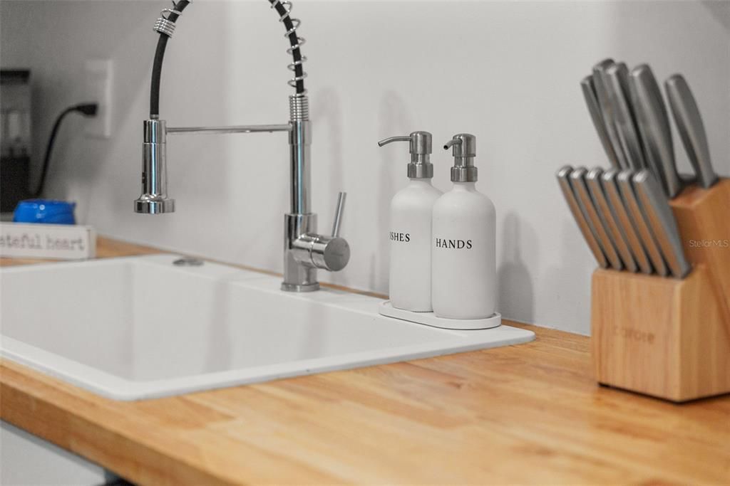 For Sale: $3,000,000 (3 beds, 2 baths, 2315 Square Feet)