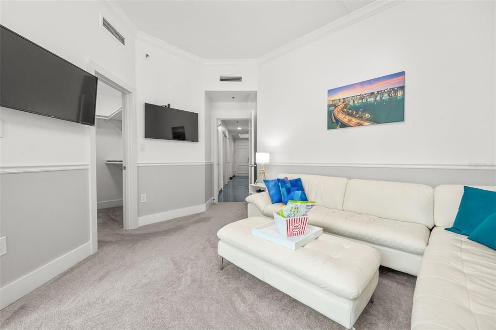 For Sale: $3,000,000 (3 beds, 2 baths, 2315 Square Feet)