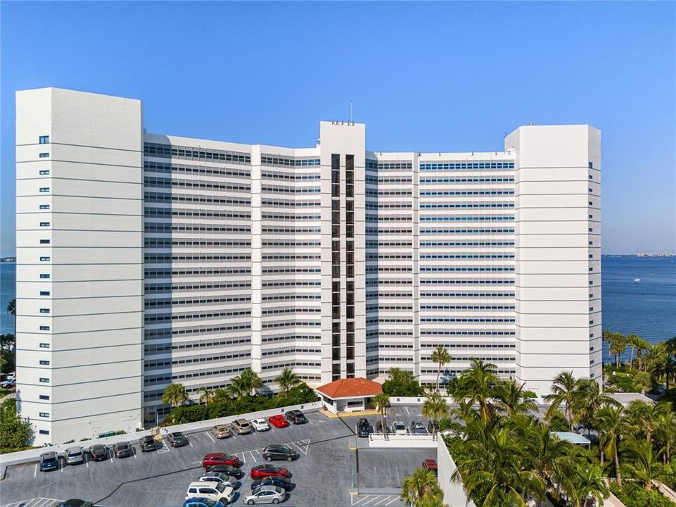 For Sale: $3,000,000 (3 beds, 2 baths, 2315 Square Feet)