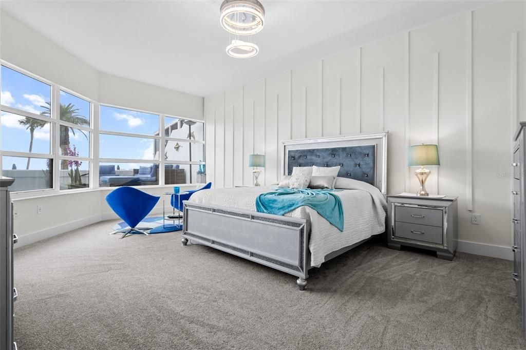 For Sale: $3,000,000 (3 beds, 2 baths, 2315 Square Feet)