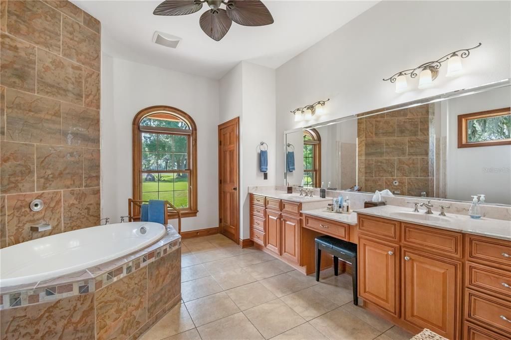 待售: $2,900,000 (4 贝兹, 3 浴室, 5011 平方英尺)