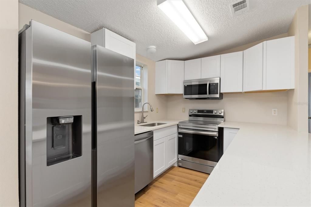 待售: $197,000 (2 贝兹, 2 浴室, 1128 平方英尺)