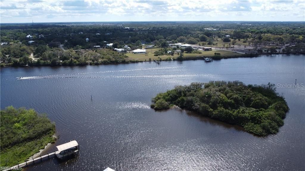 En Venta: $395,000 (1.57 acres)