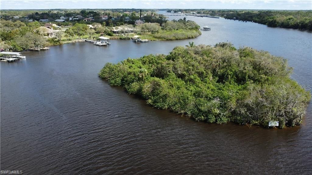 En Venta: $395,000 (1.57 acres)