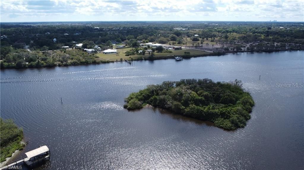 En Venta: $395,000 (1.57 acres)