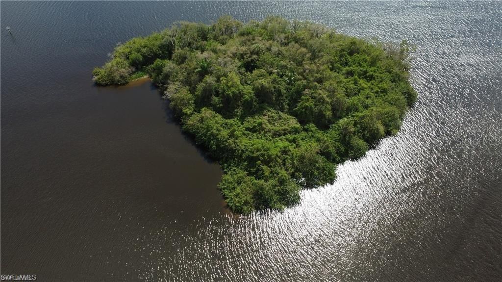 En Venta: $395,000 (1.57 acres)