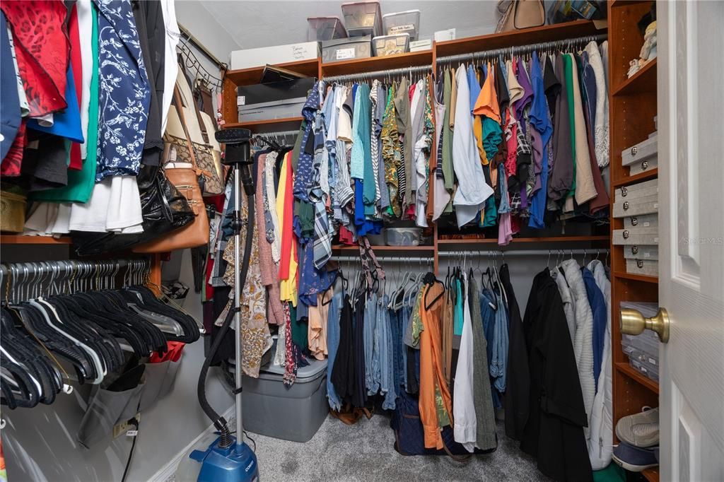 For Sale: $679,000 (4 beds, 2 baths, 2492 Square Feet)