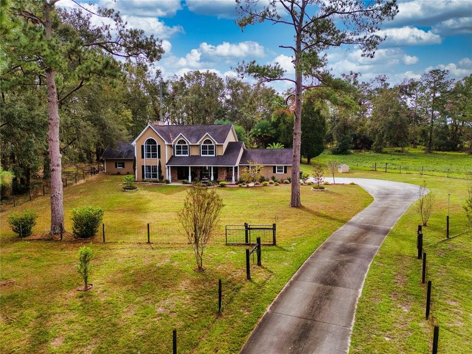 For Sale: $679,000 (4 beds, 2 baths, 2492 Square Feet)