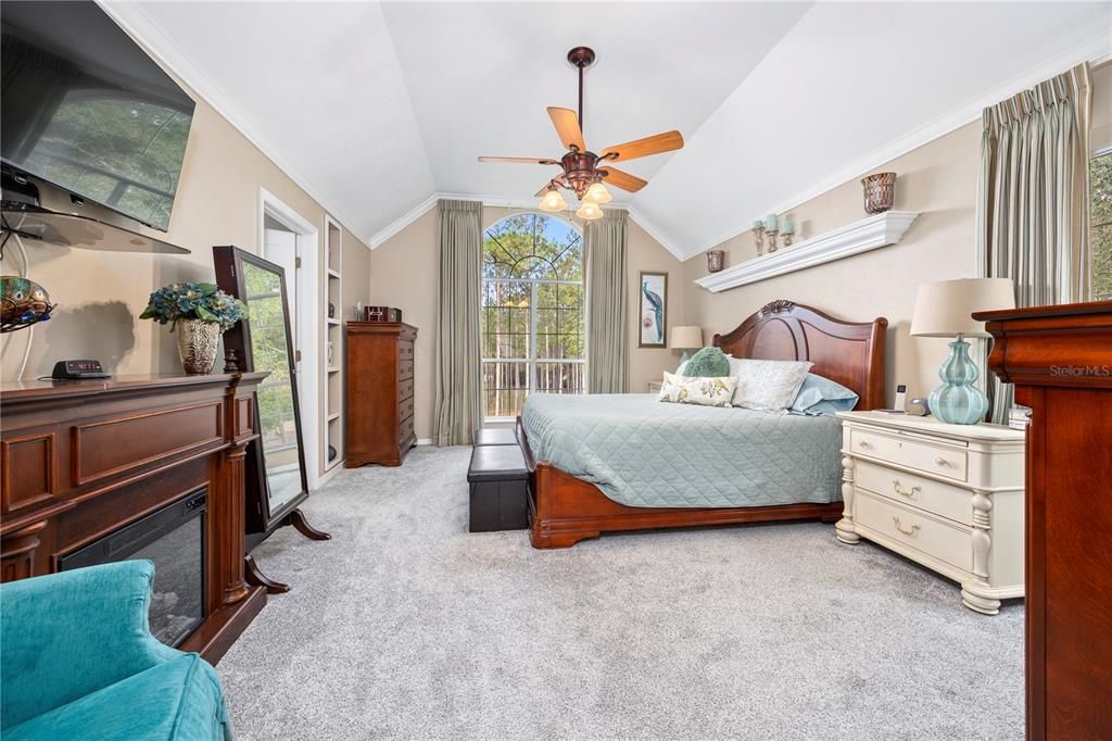 For Sale: $679,000 (4 beds, 2 baths, 2492 Square Feet)