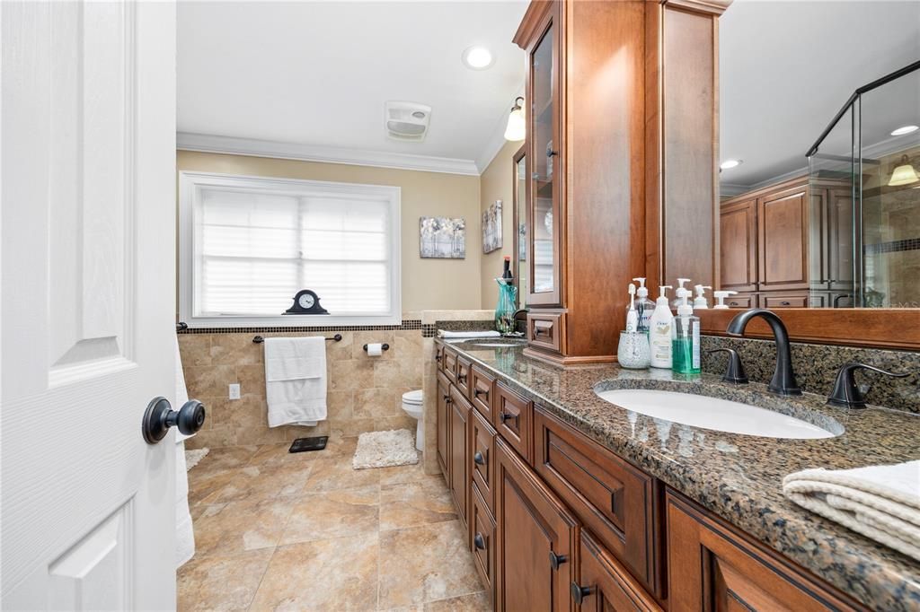 For Sale: $679,000 (4 beds, 2 baths, 2492 Square Feet)