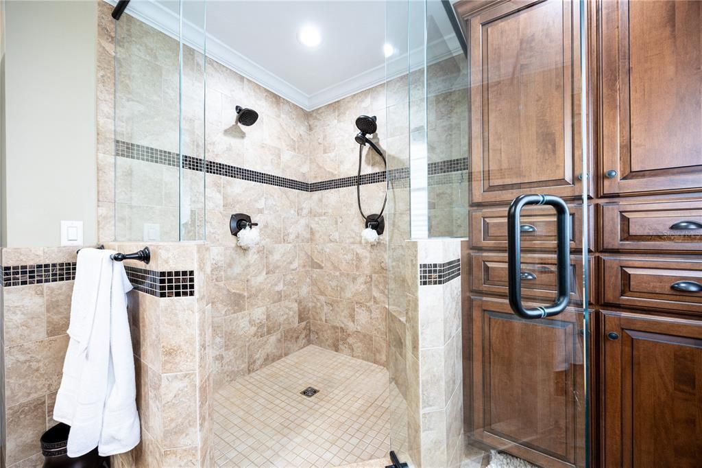 For Sale: $679,000 (4 beds, 2 baths, 2492 Square Feet)