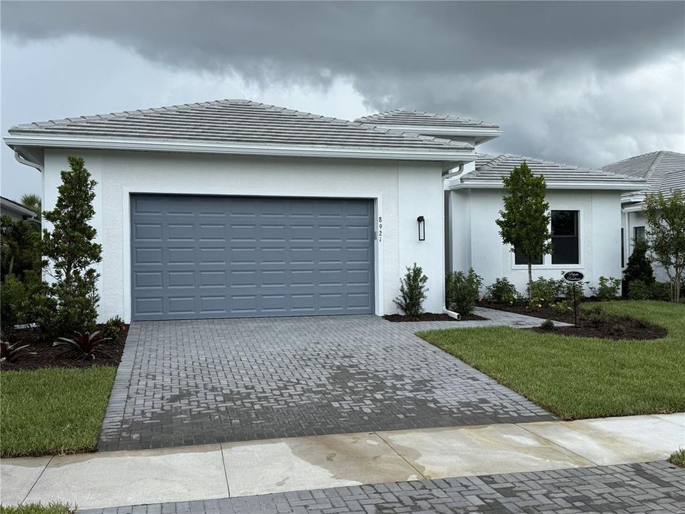 Recently Sold: $1,086,710 (3 beds, 3 baths, 3000 Square Feet)