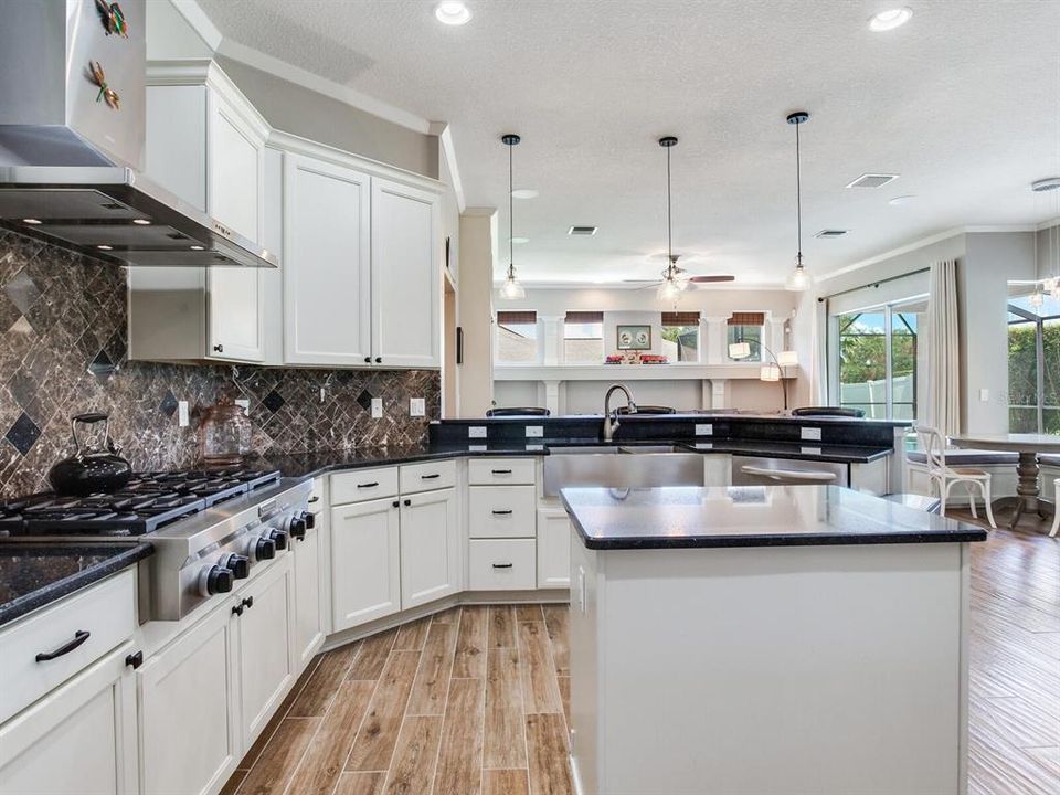 For Sale: $867,500 (5 beds, 4 baths, 3495 Square Feet)