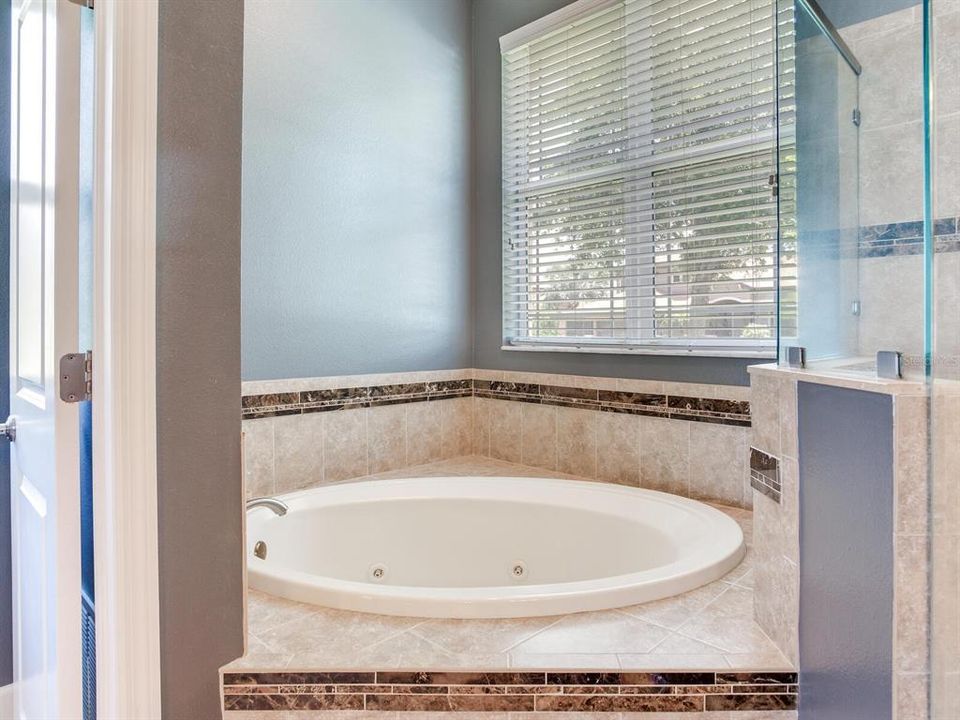 For Sale: $867,500 (5 beds, 4 baths, 3495 Square Feet)