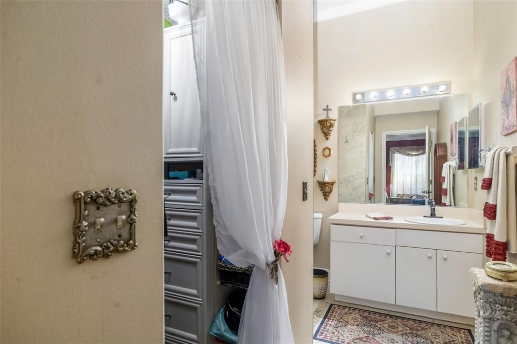 For Sale: $224,900 (2 beds, 2 baths, 1125 Square Feet)