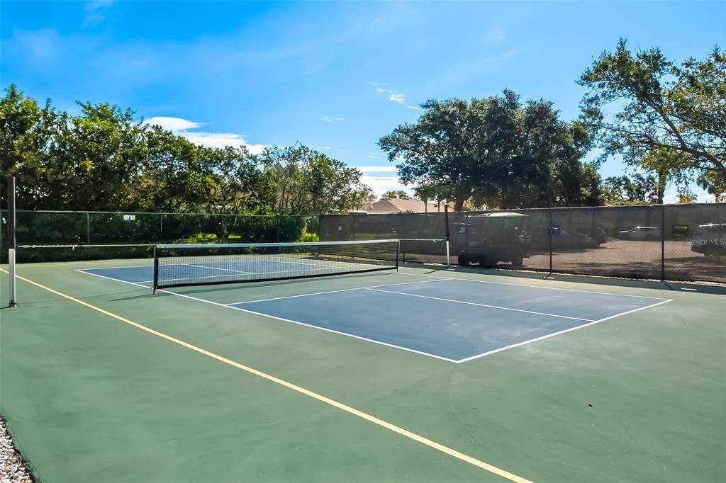 For Sale: $224,900 (2 beds, 2 baths, 1125 Square Feet)