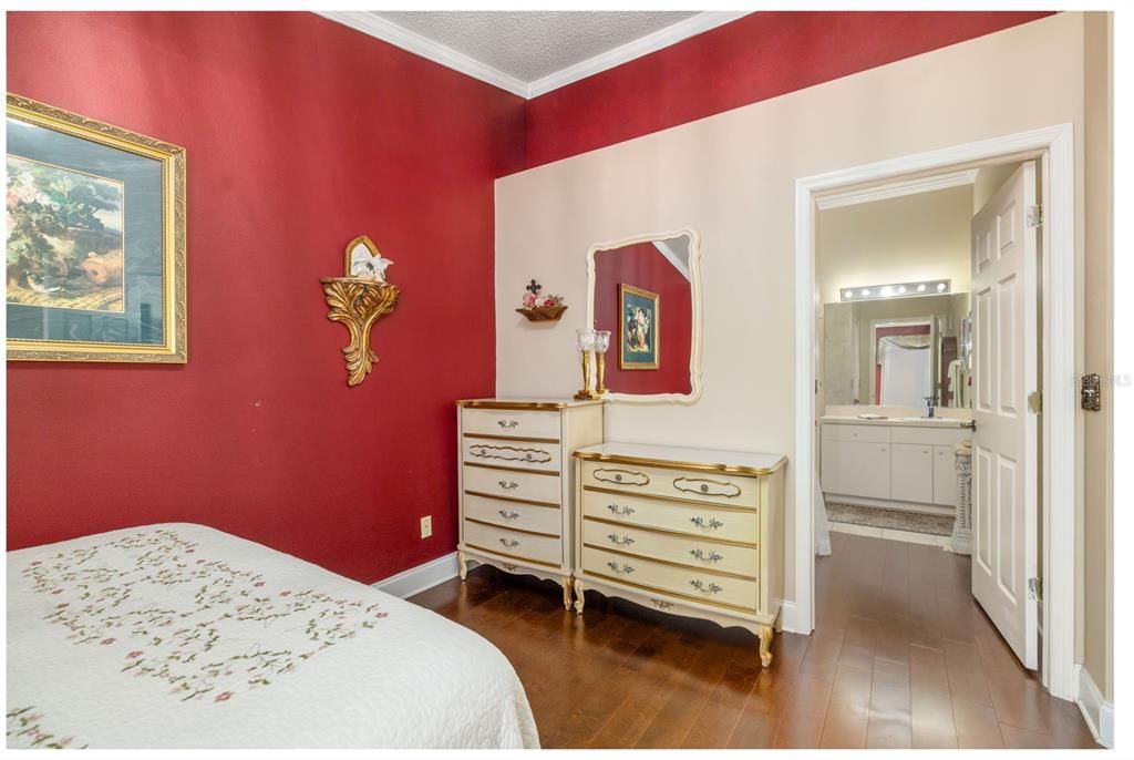 For Sale: $224,900 (2 beds, 2 baths, 1125 Square Feet)