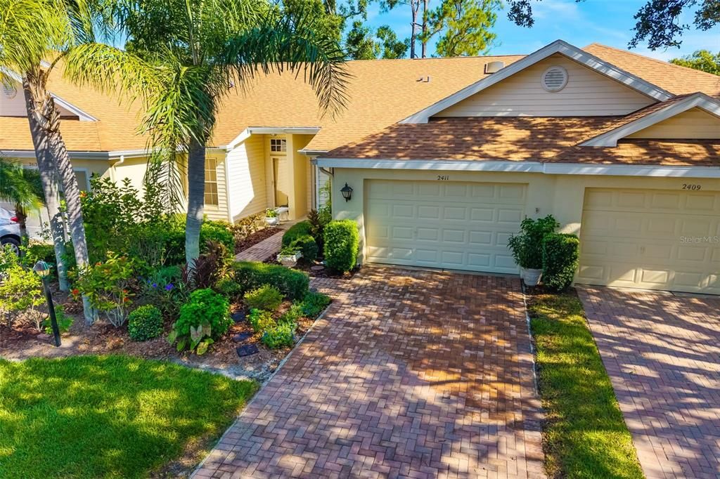 For Sale: $224,900 (2 beds, 2 baths, 1125 Square Feet)