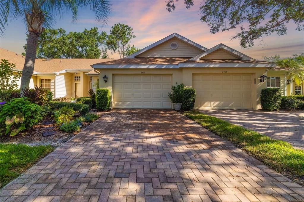 For Sale: $224,900 (2 beds, 2 baths, 1125 Square Feet)