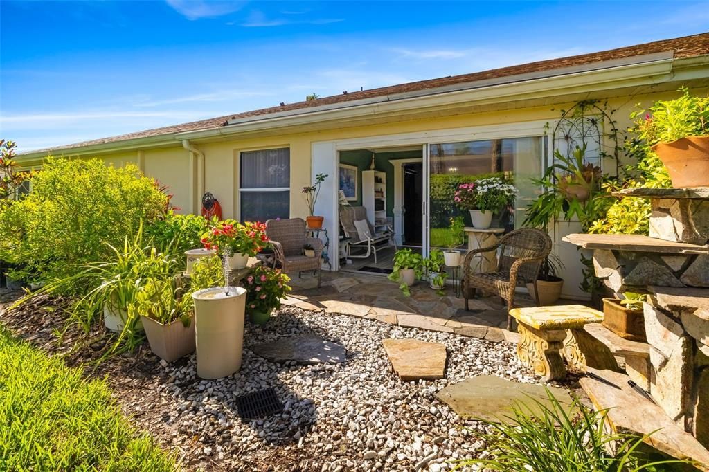 For Sale: $224,900 (2 beds, 2 baths, 1125 Square Feet)