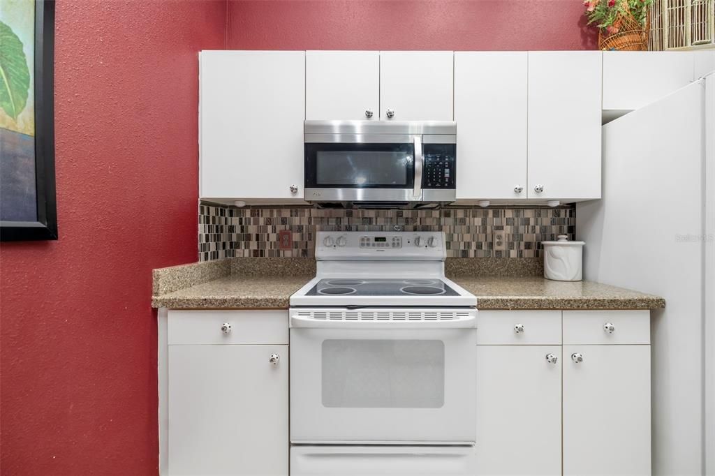 For Sale: $224,900 (2 beds, 2 baths, 1125 Square Feet)