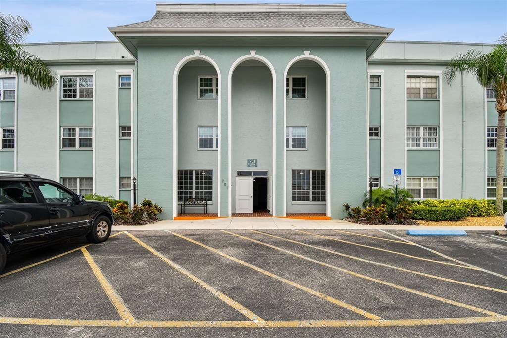 Vendido Recientemente: $279,900 (2 camas, 2 baños, 1200 Pies cuadrados)