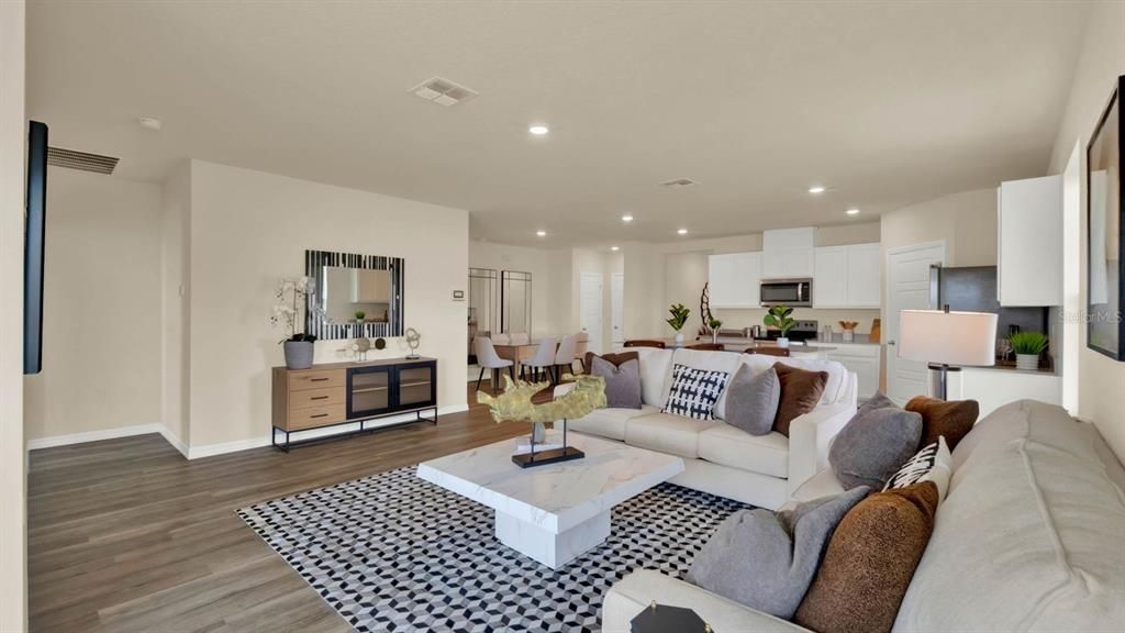 Под контрактом: $402,420 (5 спален, 3 ванн, 2077 Квадратных фут)