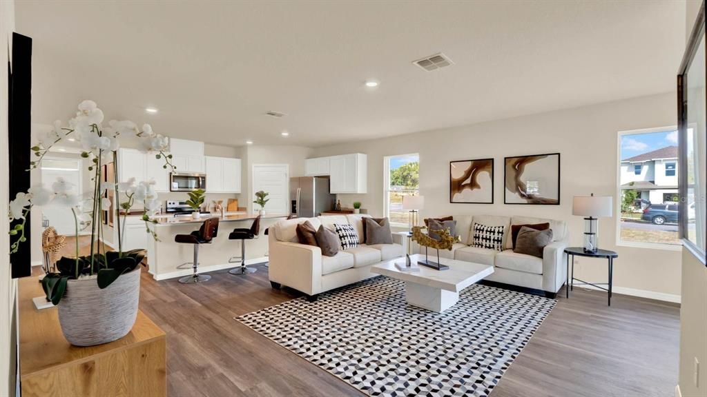 Под контрактом: $402,420 (5 спален, 3 ванн, 2077 Квадратных фут)