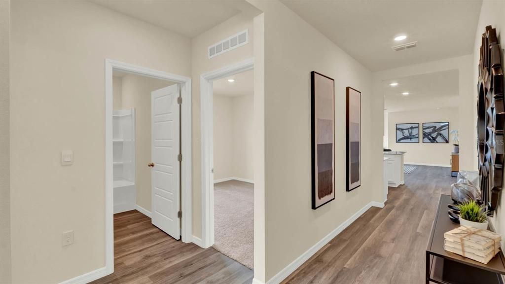 Под контрактом: $402,420 (5 спален, 3 ванн, 2077 Квадратных фут)