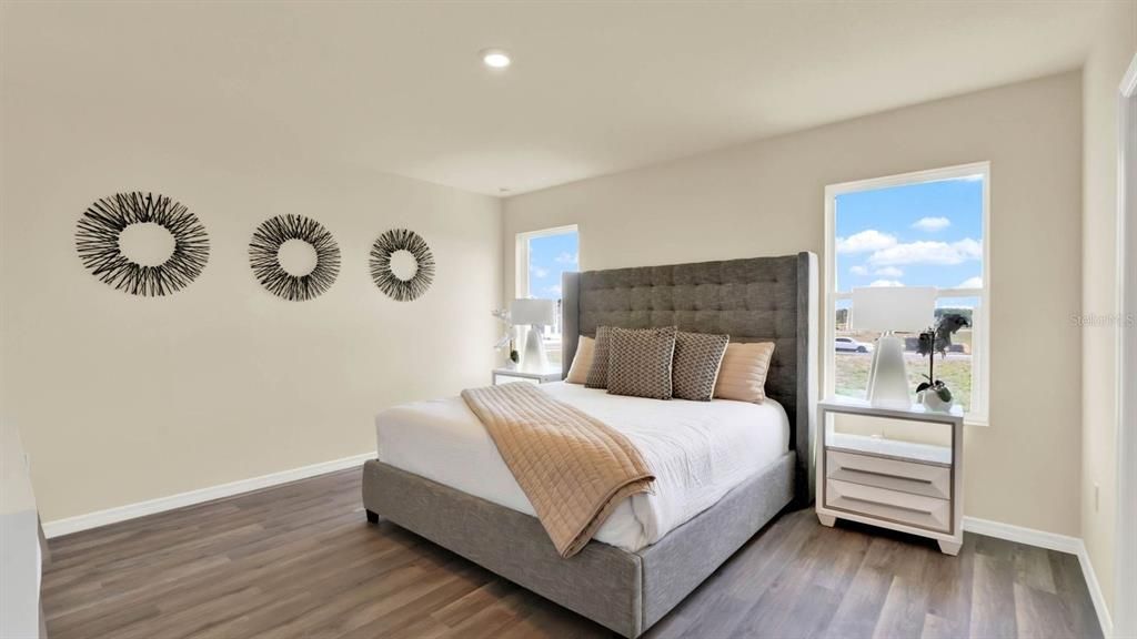 Под контрактом: $402,420 (5 спален, 3 ванн, 2077 Квадратных фут)