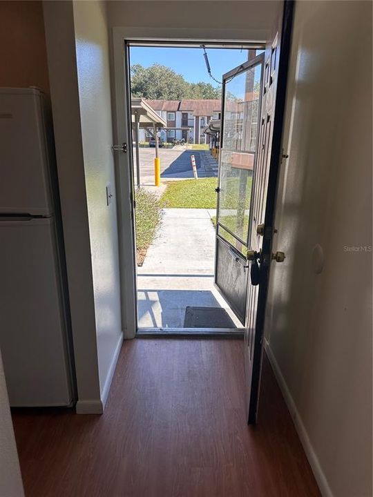 待售: $116,000 (2 贝兹, 2 浴室, 864 平方英尺)