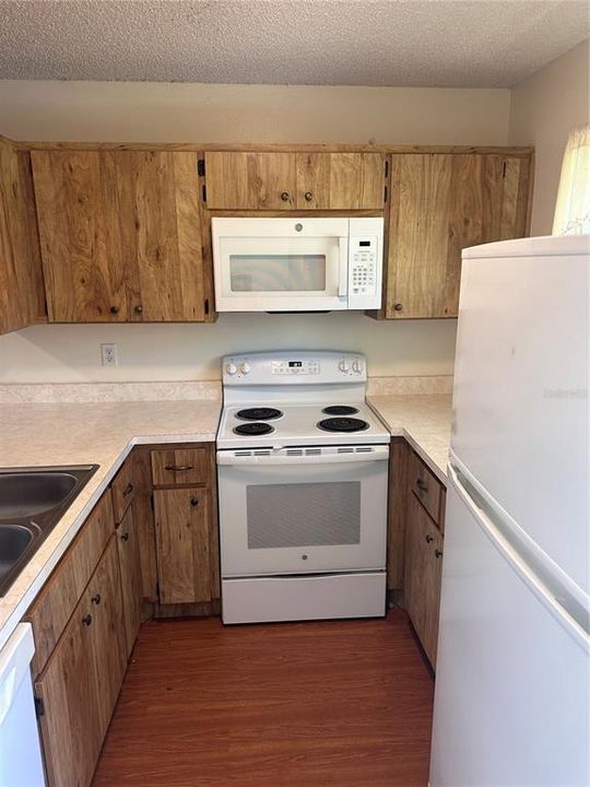 待售: $116,000 (2 贝兹, 2 浴室, 864 平方英尺)